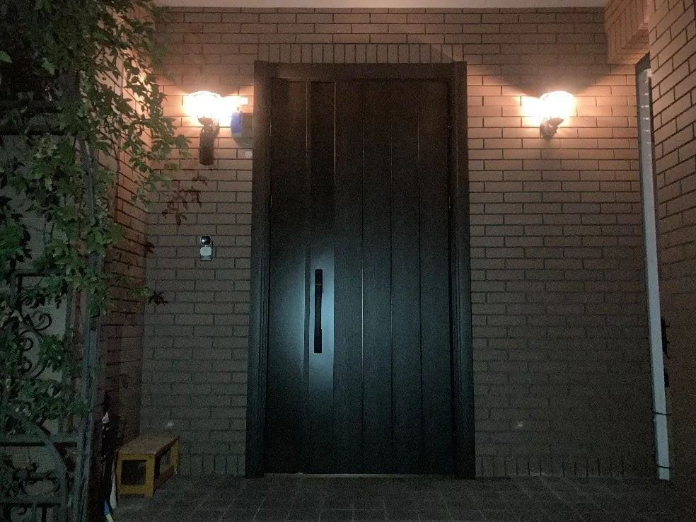福岡市城南区の玄関の親子ドアを交換した後